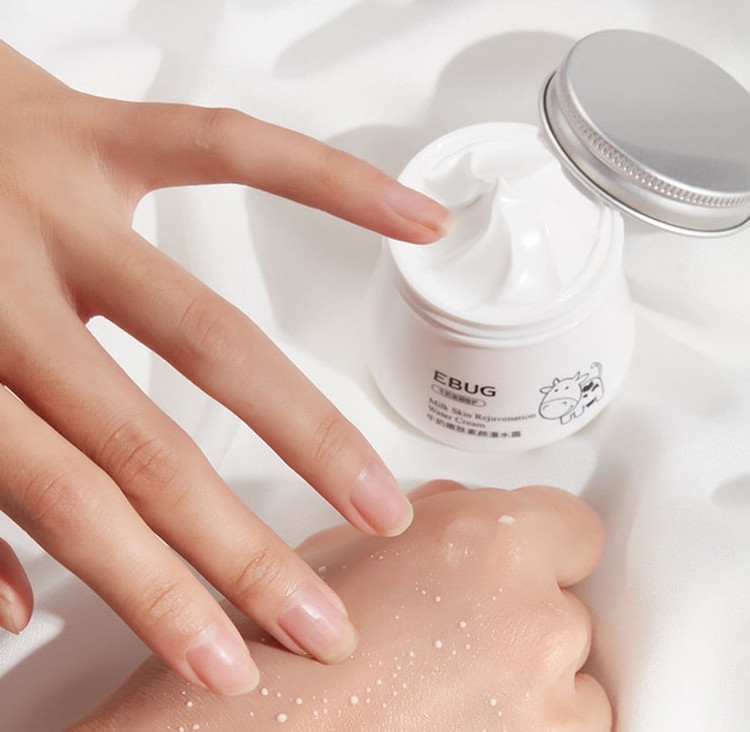 کرم مرطوب کننده شیر گاو ایباگ EBUG حجم 80 گرم