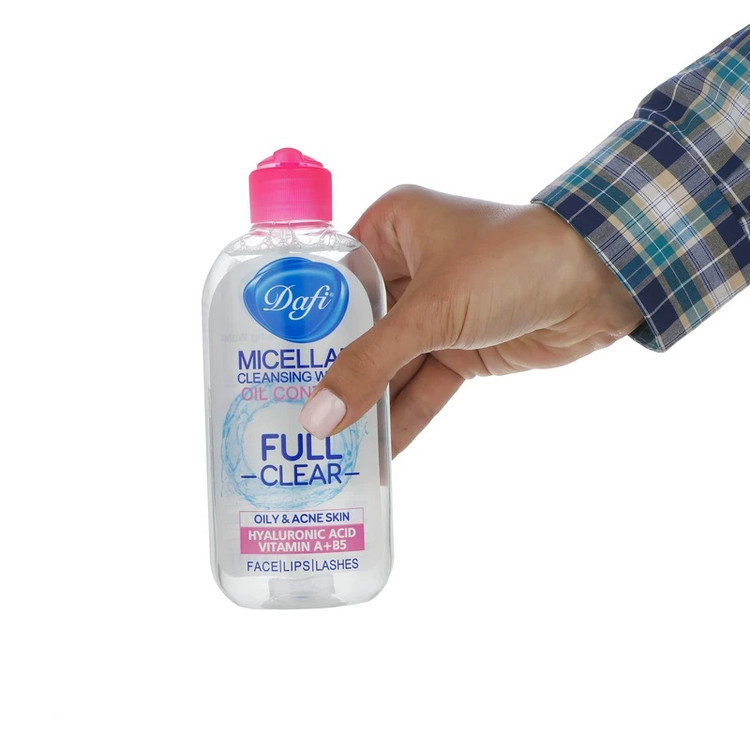 میسلار واتر دافی، سازگار با پوستهای چرب، حجم 200 میلیلیتر، مدل Oil control