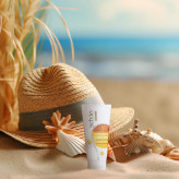 کرم ضدآفتاب رنگی طبیعی شون SPF50 مناسب پوست های نرمال و خشک حجم 50 میلی لیتر