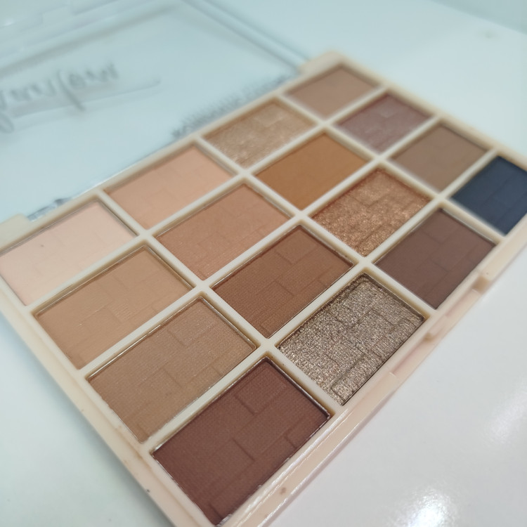 پالت سایه 16 رنگ رمانتیک کالر کد B1