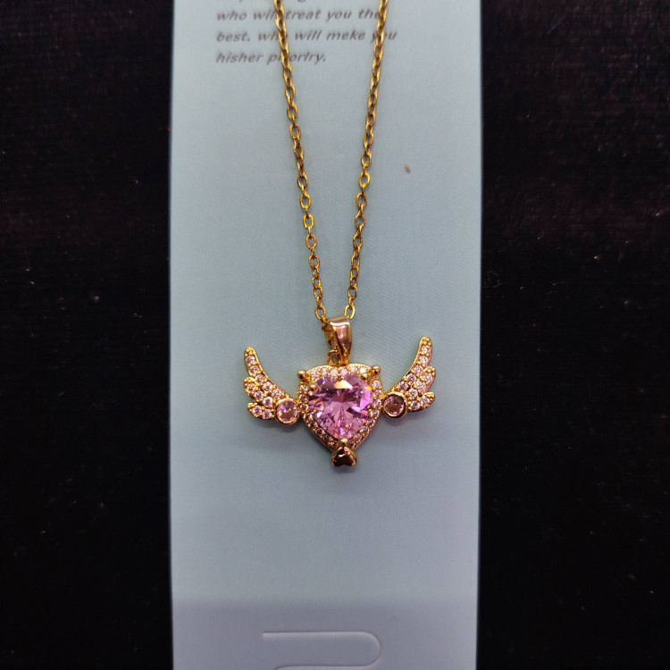 گردنبند طرح قلب بالدار