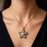 گردنبند گل مرواریدی