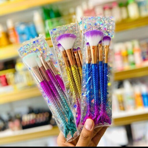 ست براش آرایشی مدل دم ماهی مجموعه 4 عددی